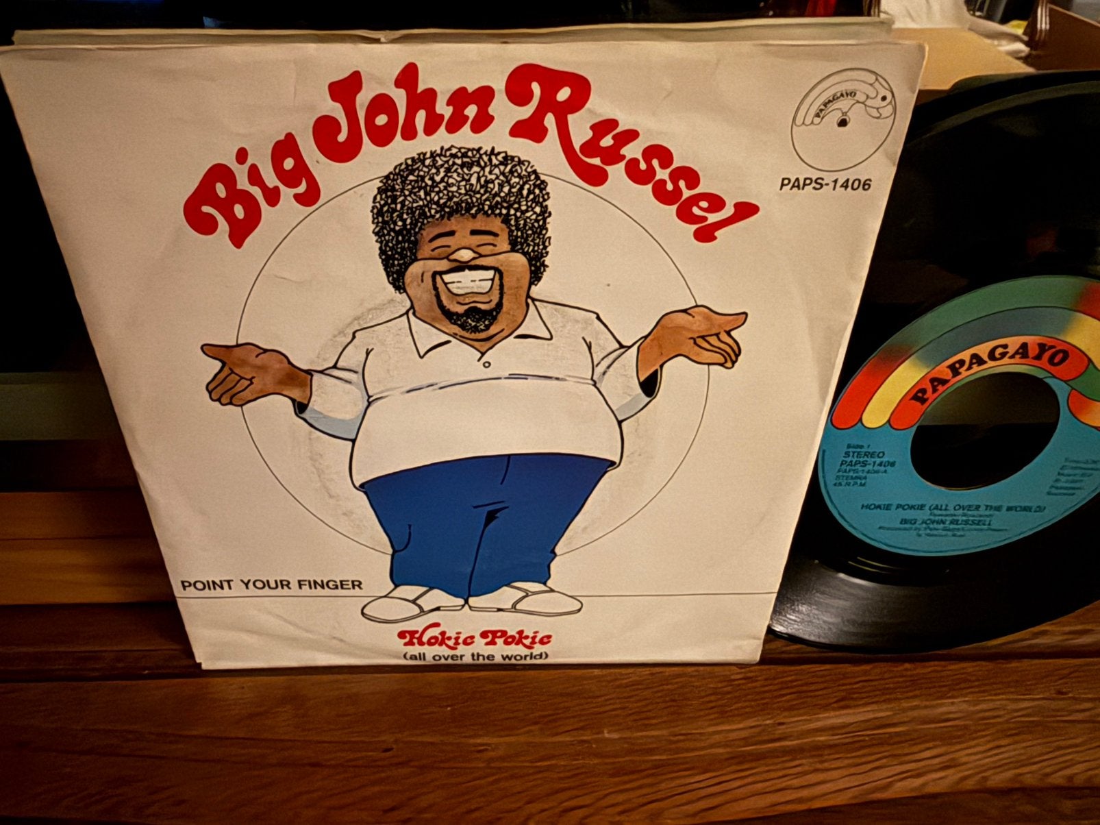 Hokie Pokie ( All Over The World) - Point Your Finger, Originele persing, 7 inch, Ophalen of Verzenden, Zo goed als nieuw