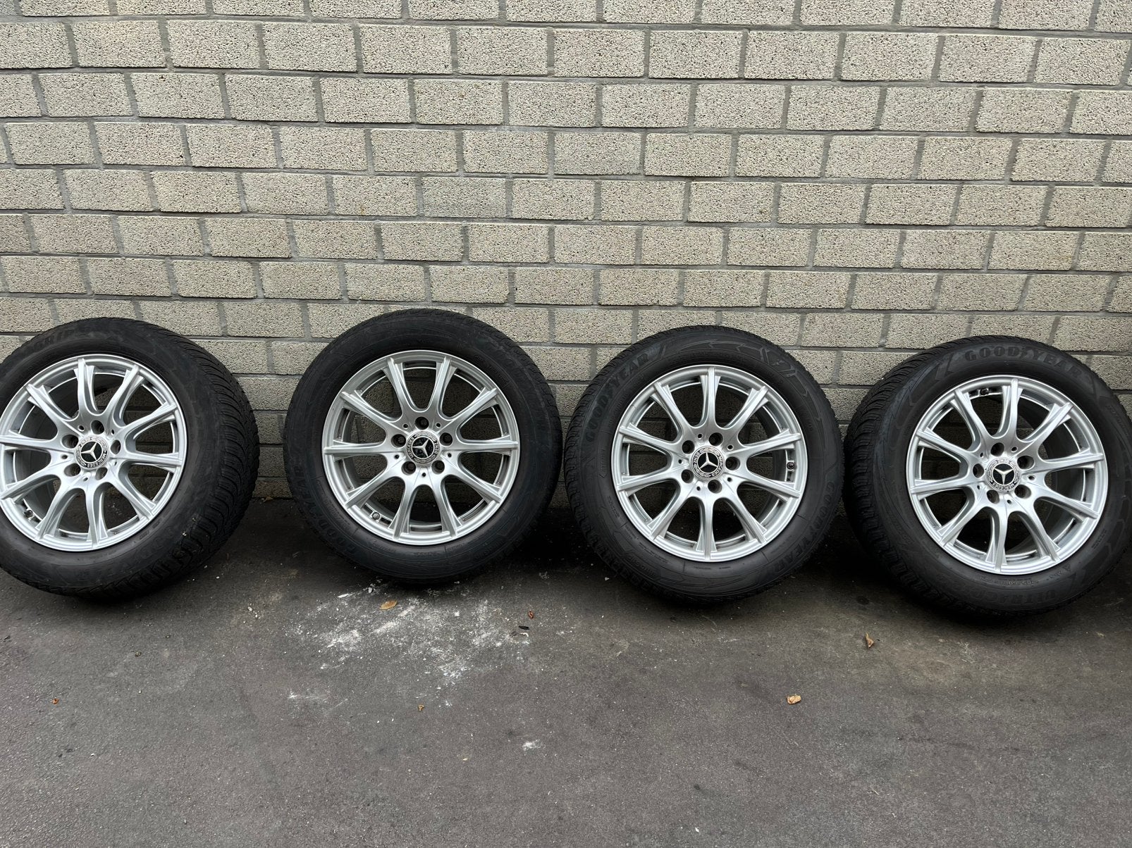Jantes Mercedes d original + pneus neige, Pneus et Jantes, Pneus hiver, 16 pouces, Véhicule de tourisme
