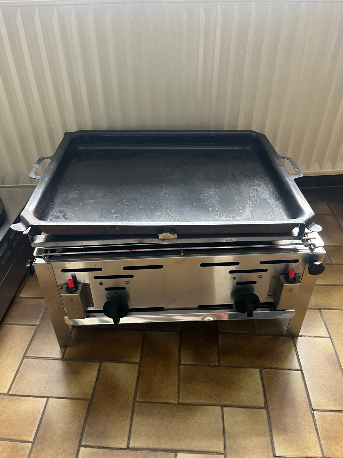 Taque au gaz, Enlèvement, Utilisé, Cuisinière, Friteuse et Grils
