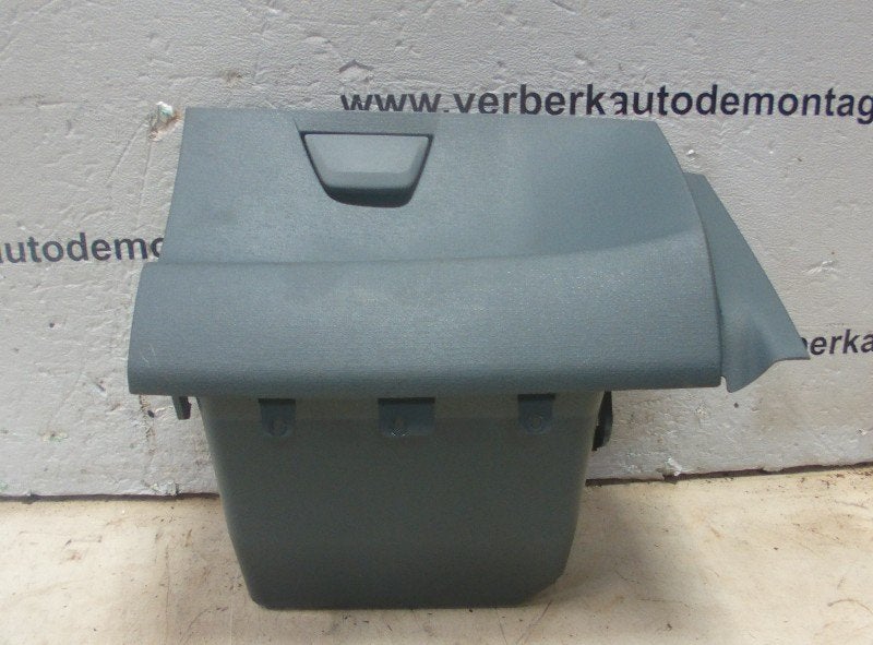 COMPARTIMENT A GANTS Ford Ka II (735463670), Henry-Ford-Straße  1
50735  Köln, DE, Ford-Werke GmbH, Kunden@ford.com, Ford