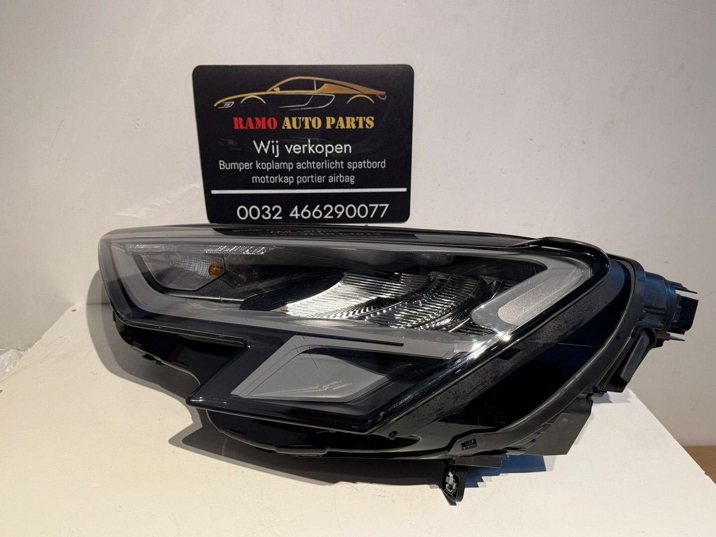 KOPLAMP AUDI A3 8Y LED LINKS ORIGINEEL COMPLEET 8Y941011