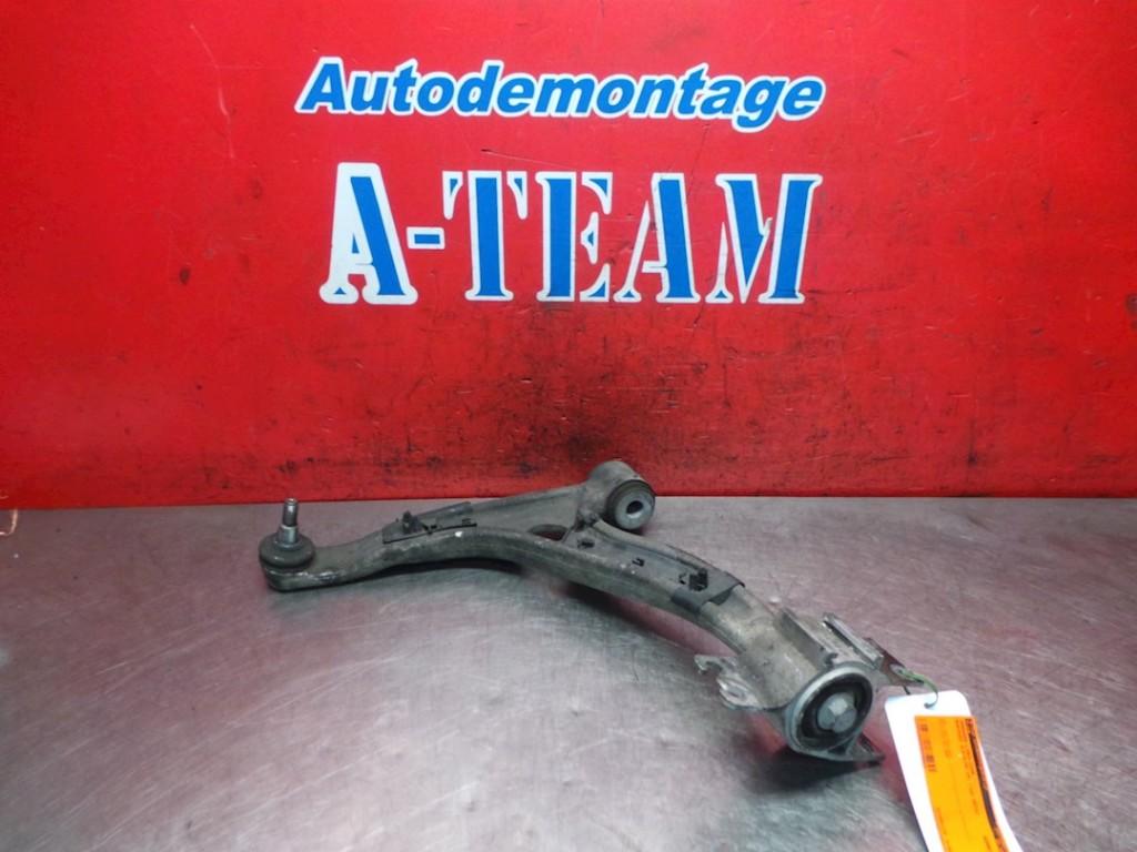 BRAS DE SUSPENSION AVANT GAUCHE (TRIANGLE) GLA (156.9), Utilisé, Mercedes-Benz