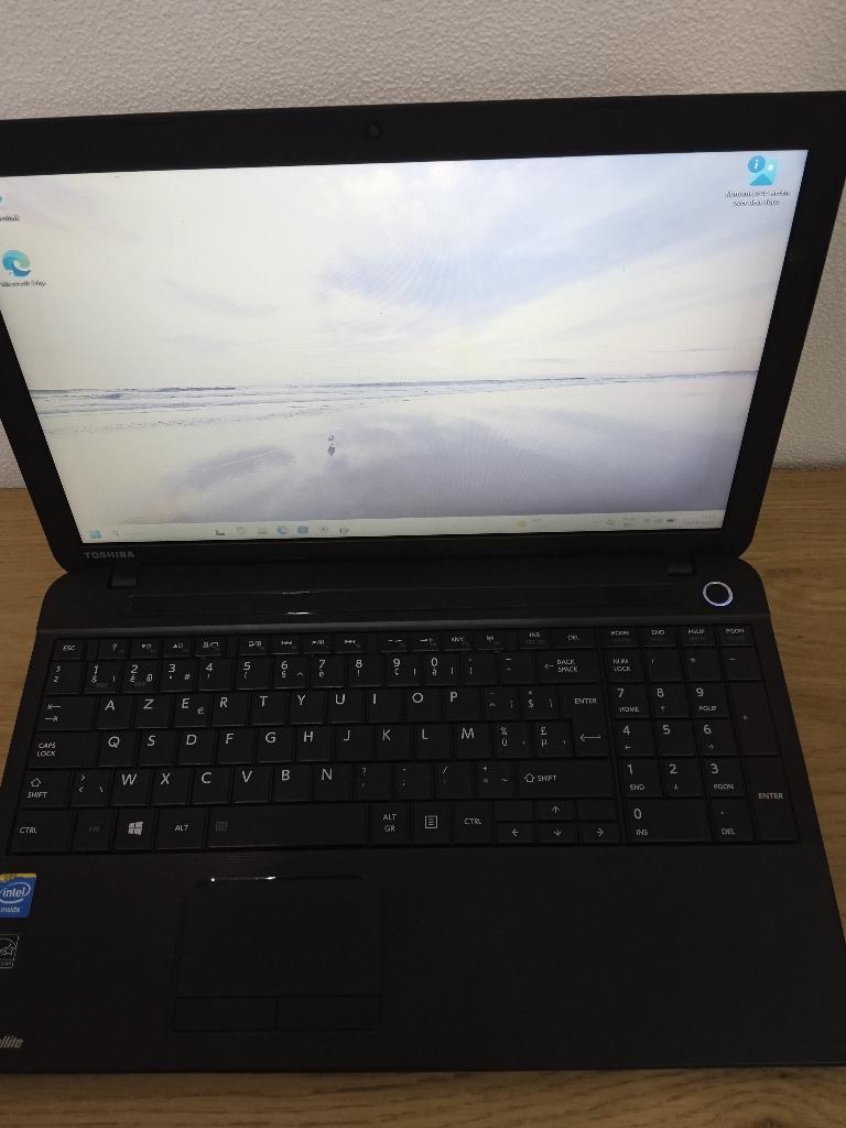 Laptop Toshiba, Computers en Software, Windows Laptops, Ophalen, 8 GB, Minder dan 2 Ghz, SSD