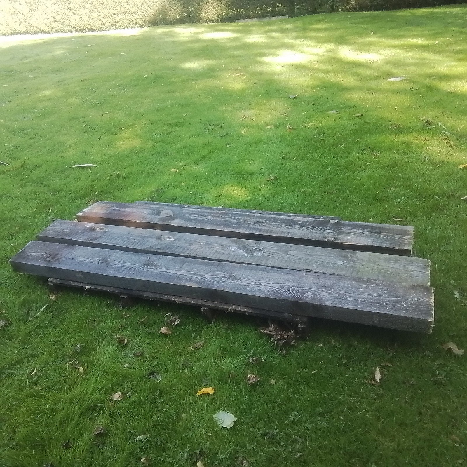 3 poutres en sapin, Ophalen