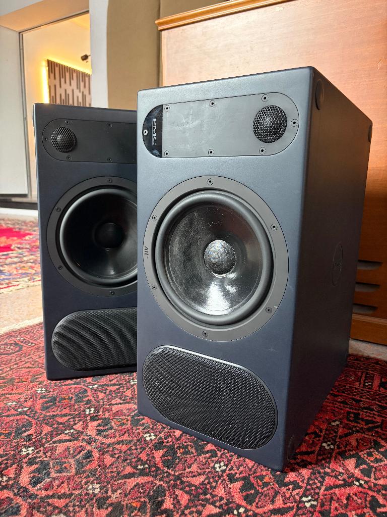PMC TwoTwo8 (Stereo paar), Enlèvement