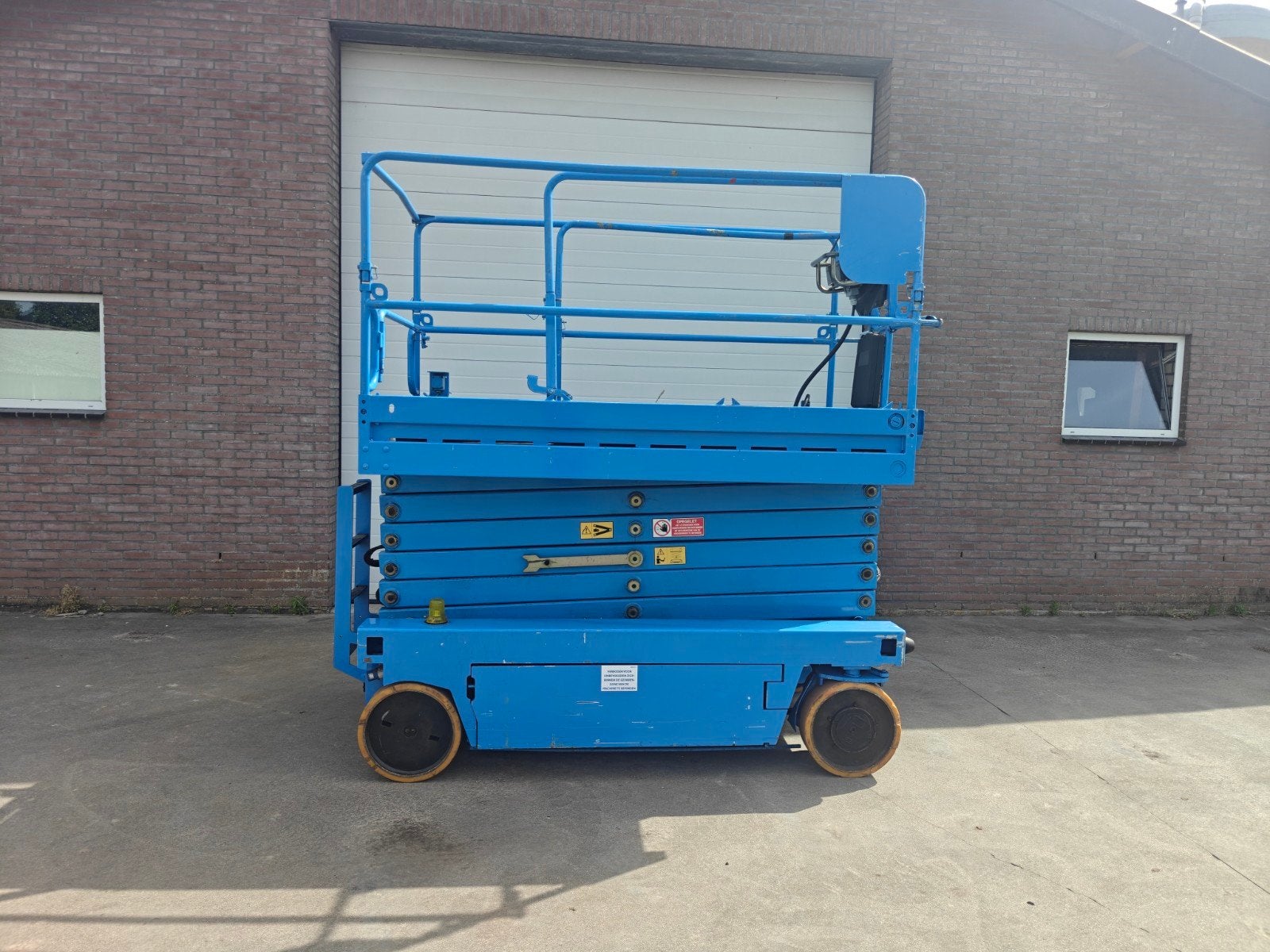 Iteco IT12122 schaarlift hoogwerker 14 meter, Articles professionnels, Machines & Construction | Ascenseurs, Échafaudages & Échelles