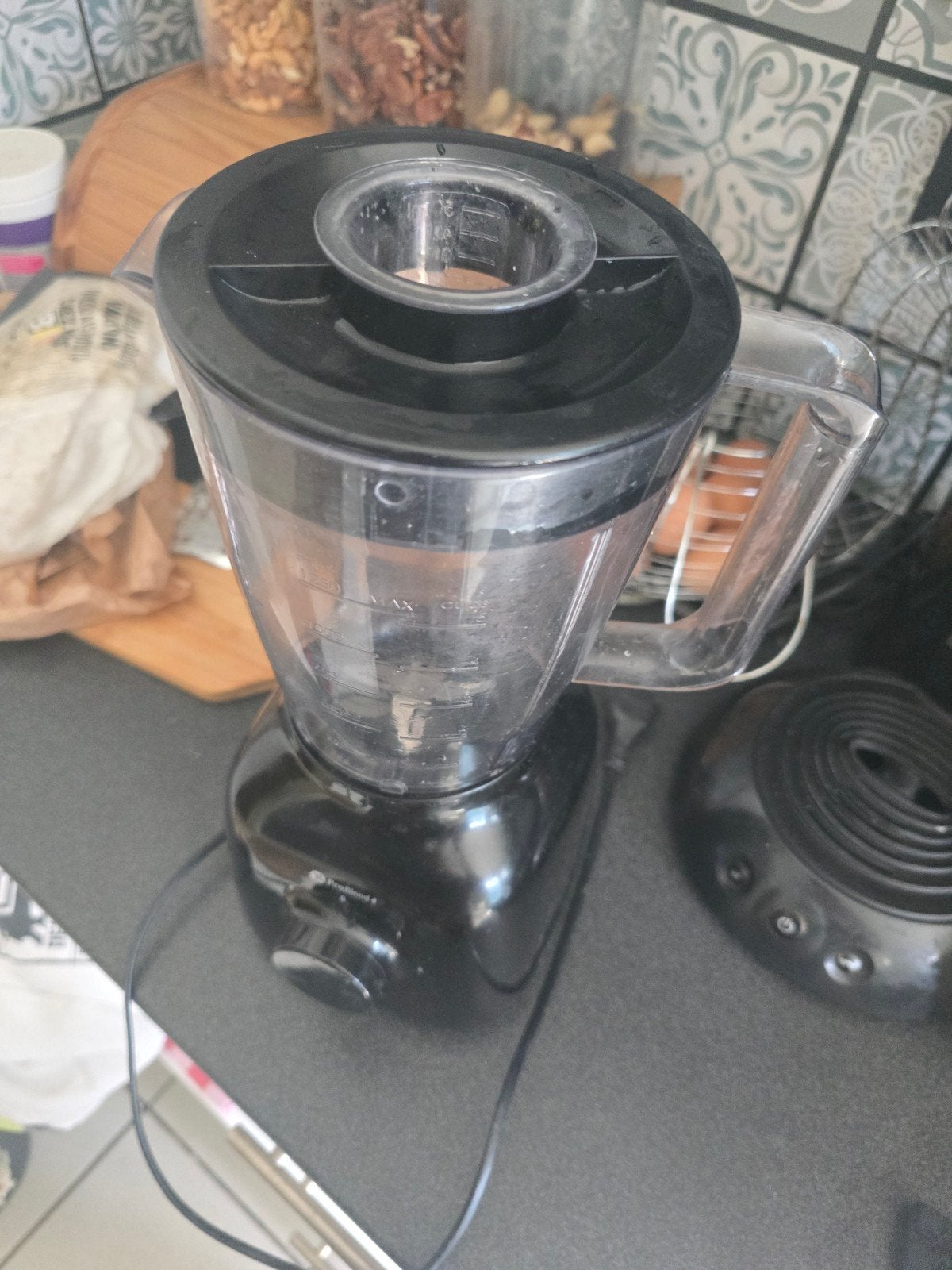 blender  Philips noir ,bol un peu  abîmé  a remplacer., Enlèvement