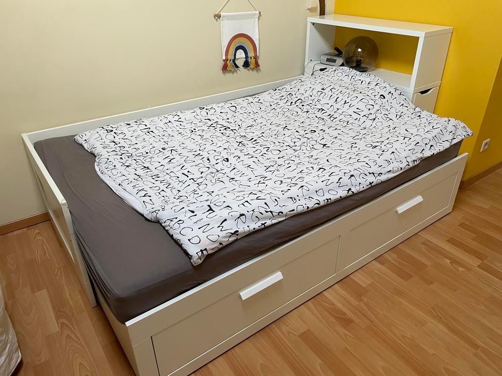 Ikea bed en nachtkastje, Huis en Inrichting, Slaapkamer | Bedden, Ophalen, Gebruikt
