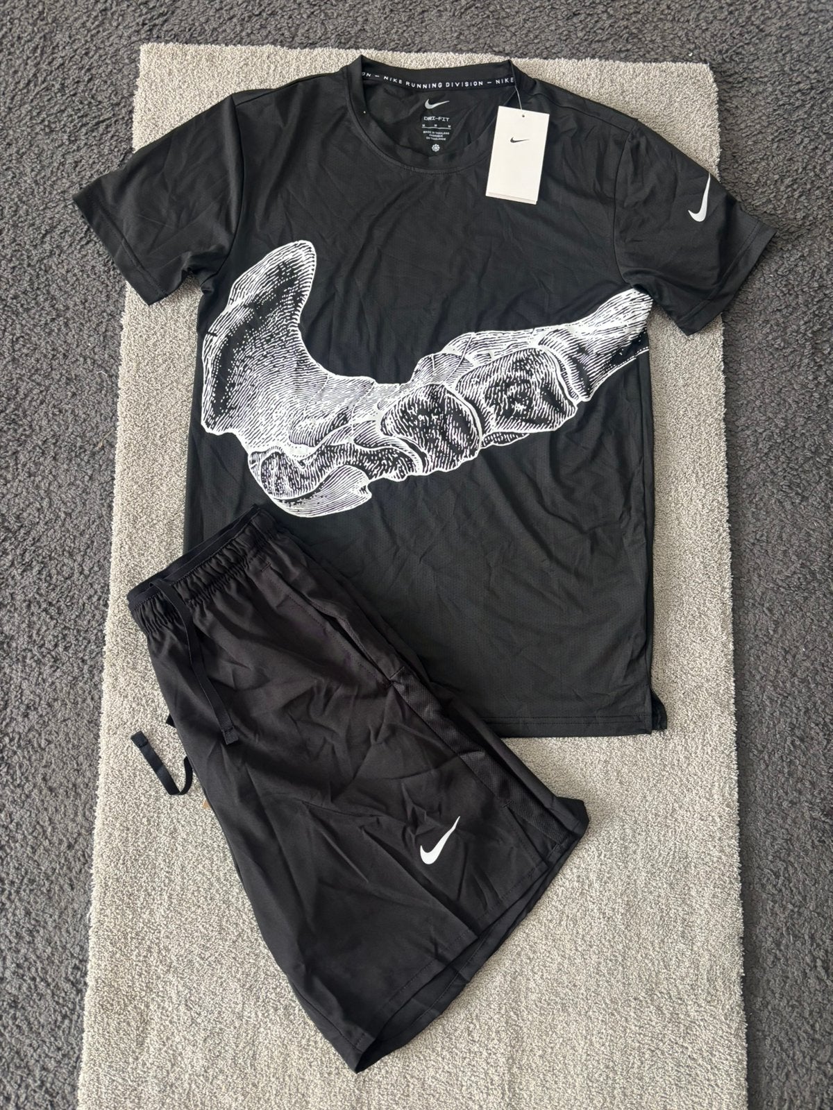 Ensemble Nike running Neuf, Enlèvement ou Envoi, Comme neuf, Taille 46 (S) ou plus petite