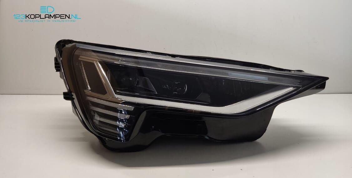 Audi E Tron 4KE Full Matrix Led Koplamp rechts, Gebruikt, -, -, -