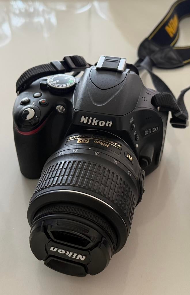 Nikon D5100 + Lens 18-55mm 1:3.5-5.6G, Audio, Tv en Foto, Ophalen, Zo goed als nieuw, Nikon