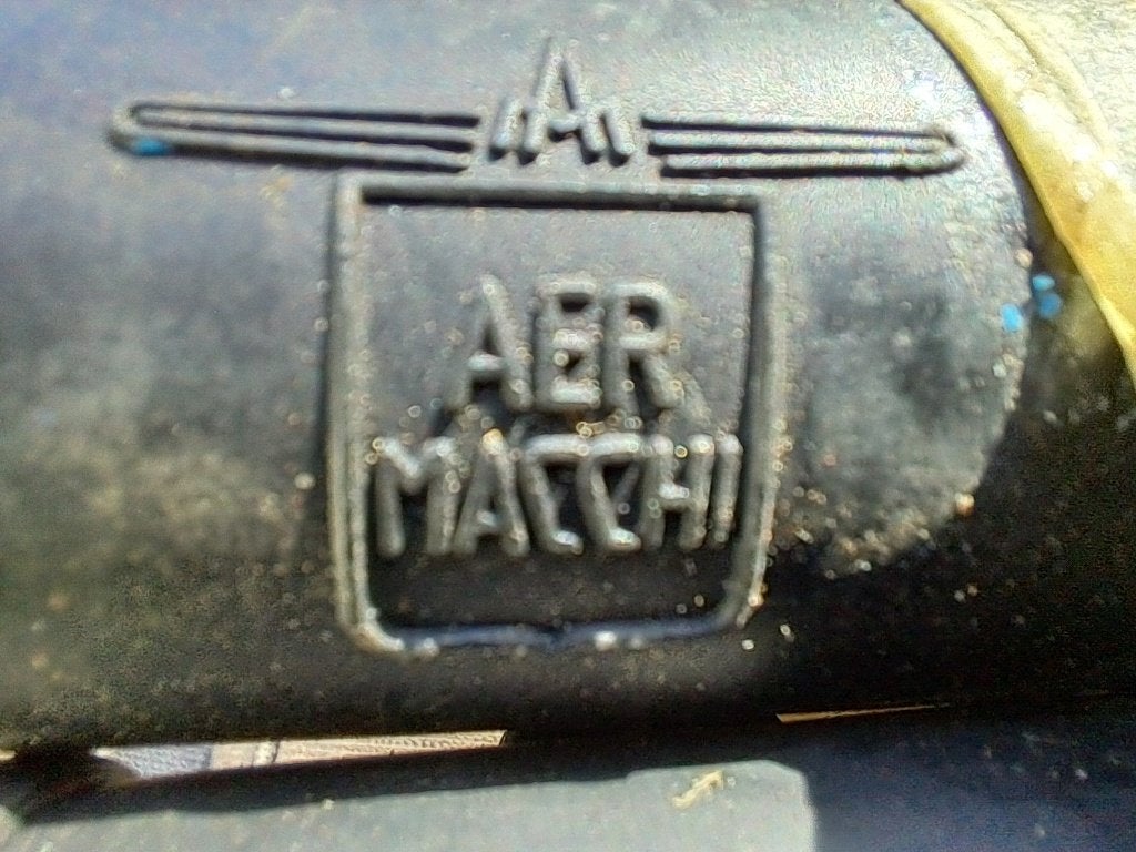 Aermacchi handvatten, Enlèvement, Neuf