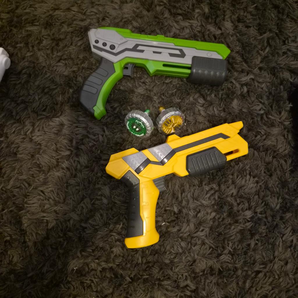 Beyblade geweertjes met arena, Ophalen