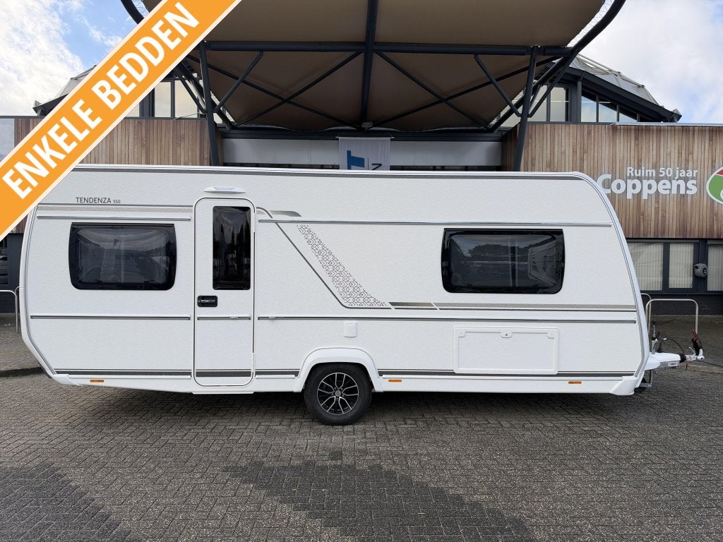 Fendt Tendenza 550 SG 2027 HAGEL BESTENDIG DAK!, Caravans en Kamperen, Serviceluik, 2 aparte bedden, Rondzit, 1250 - 1500 kg