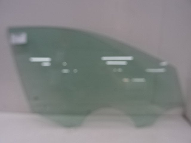 VITRE AVANT DROITE Skoda Rapid Spaceback (01-2012/12-2019), Utilisé, Info@skoda-auto.de, Skoda, Max-Planck-Straße  3-5
64331  Weiterstadt, DE