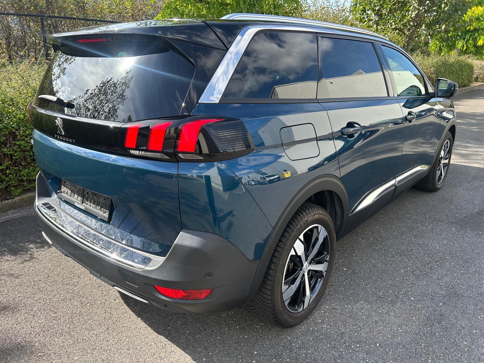 Peugeot  5008 1.2 PureTech 7 zit/Navi/Camera/, Automaat, Dealer onderhouden, Monovolume, Lederen bekleding