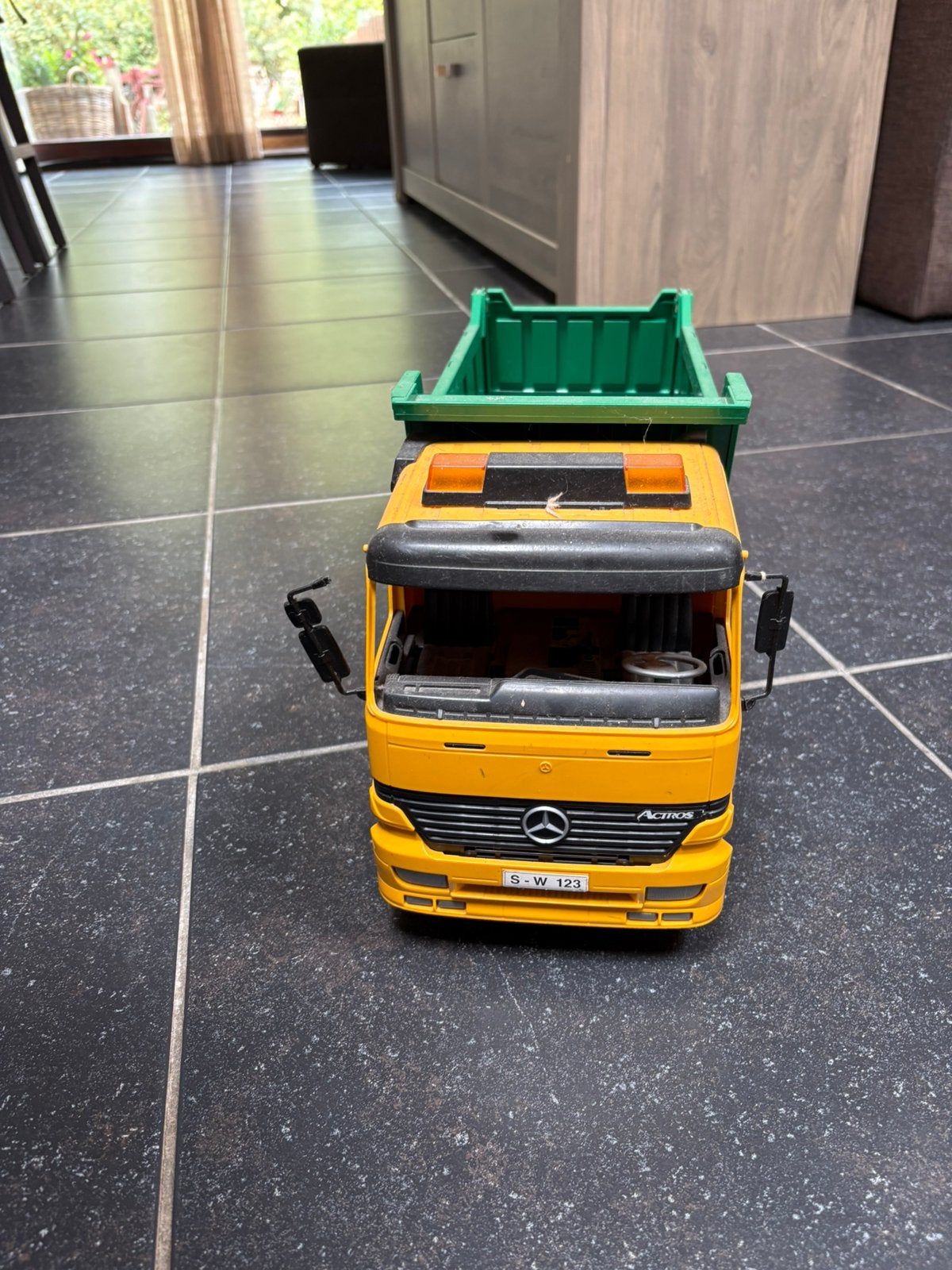 Vrachtwagen Bruder, Ophalen, Zo goed als nieuw