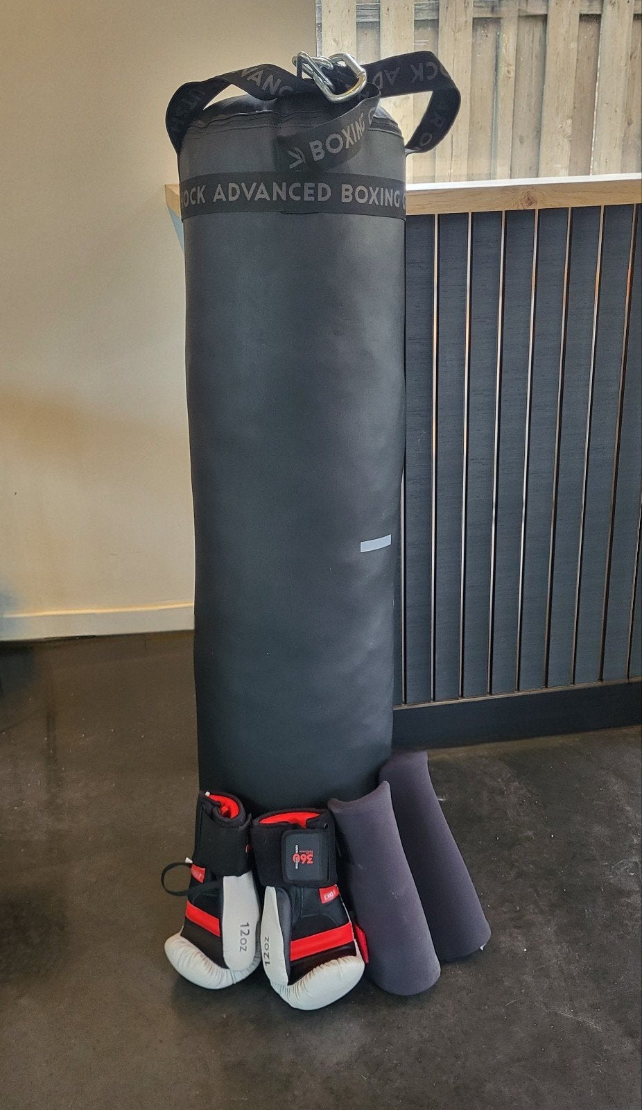 Bokszak OUTSHOCK (Decathlon). Absoluut NIEUWSTAAT, Sport en Fitness, Boksen, Ophalen, Bokszak