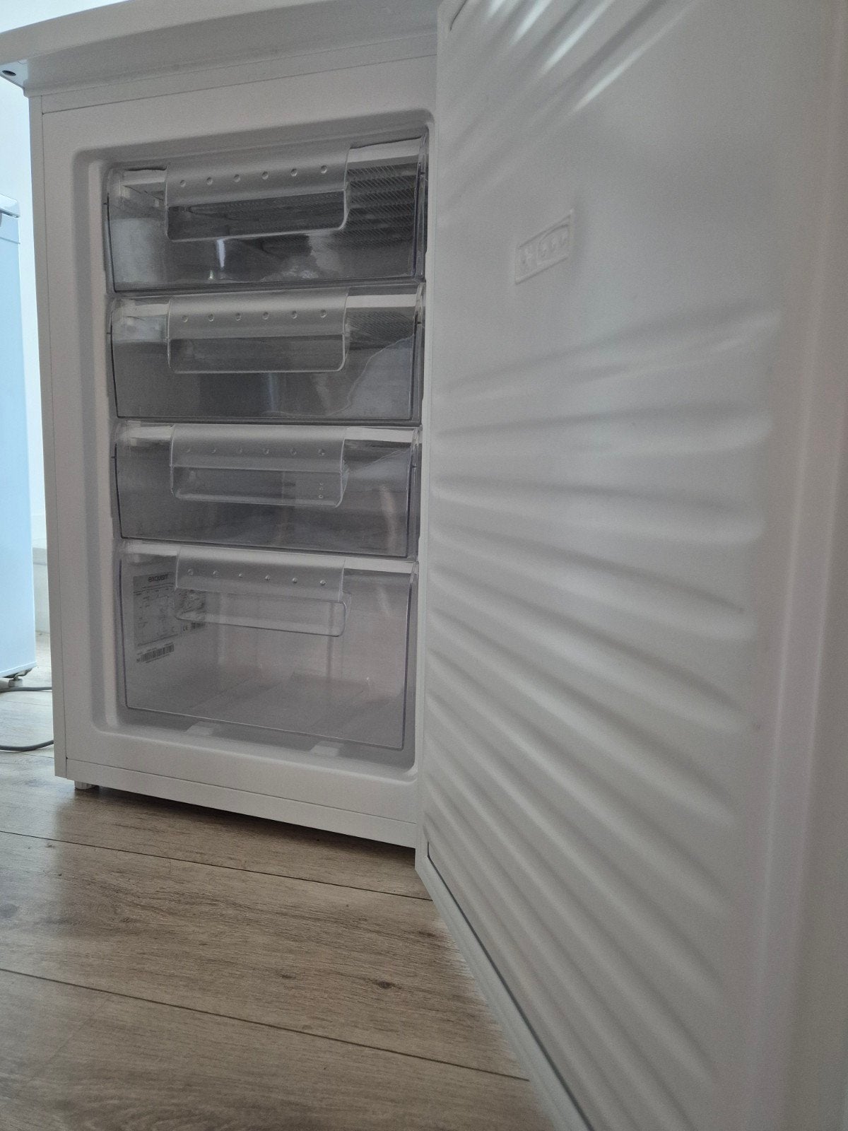 Diepvries 4 laden, 3 jaar oud, Elektronische apparatuur, Vriezers en Diepvrieskisten, Ophalen