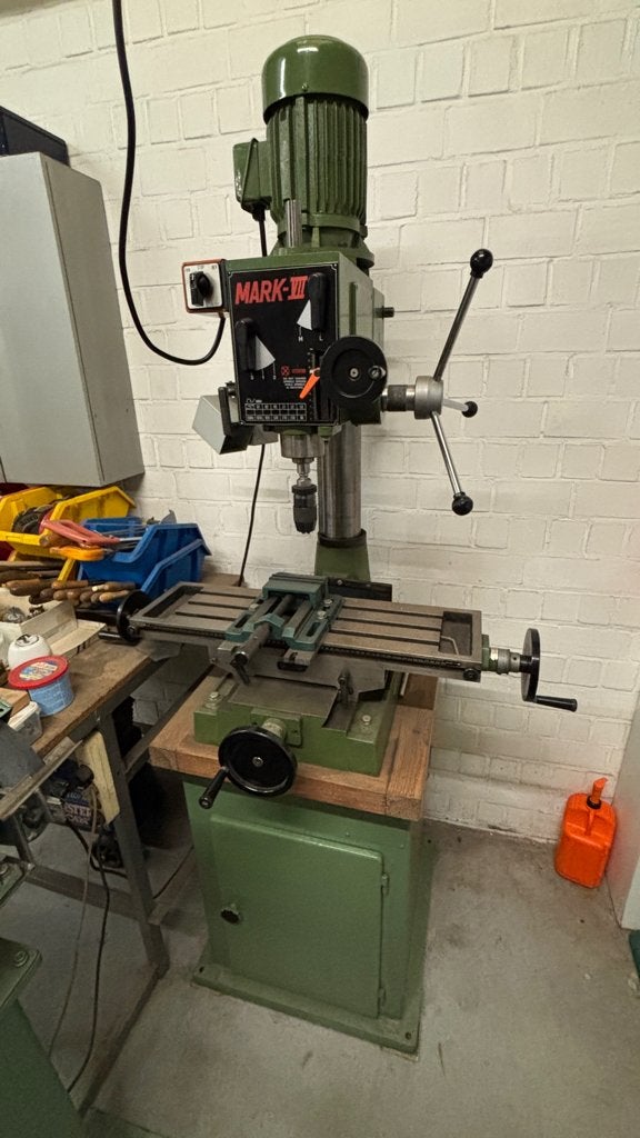 • Mark-III Kolomboormachine / Freesmachine in nette staat, Ophalen, Gebruikt, Elektrisch, Bovenfrees