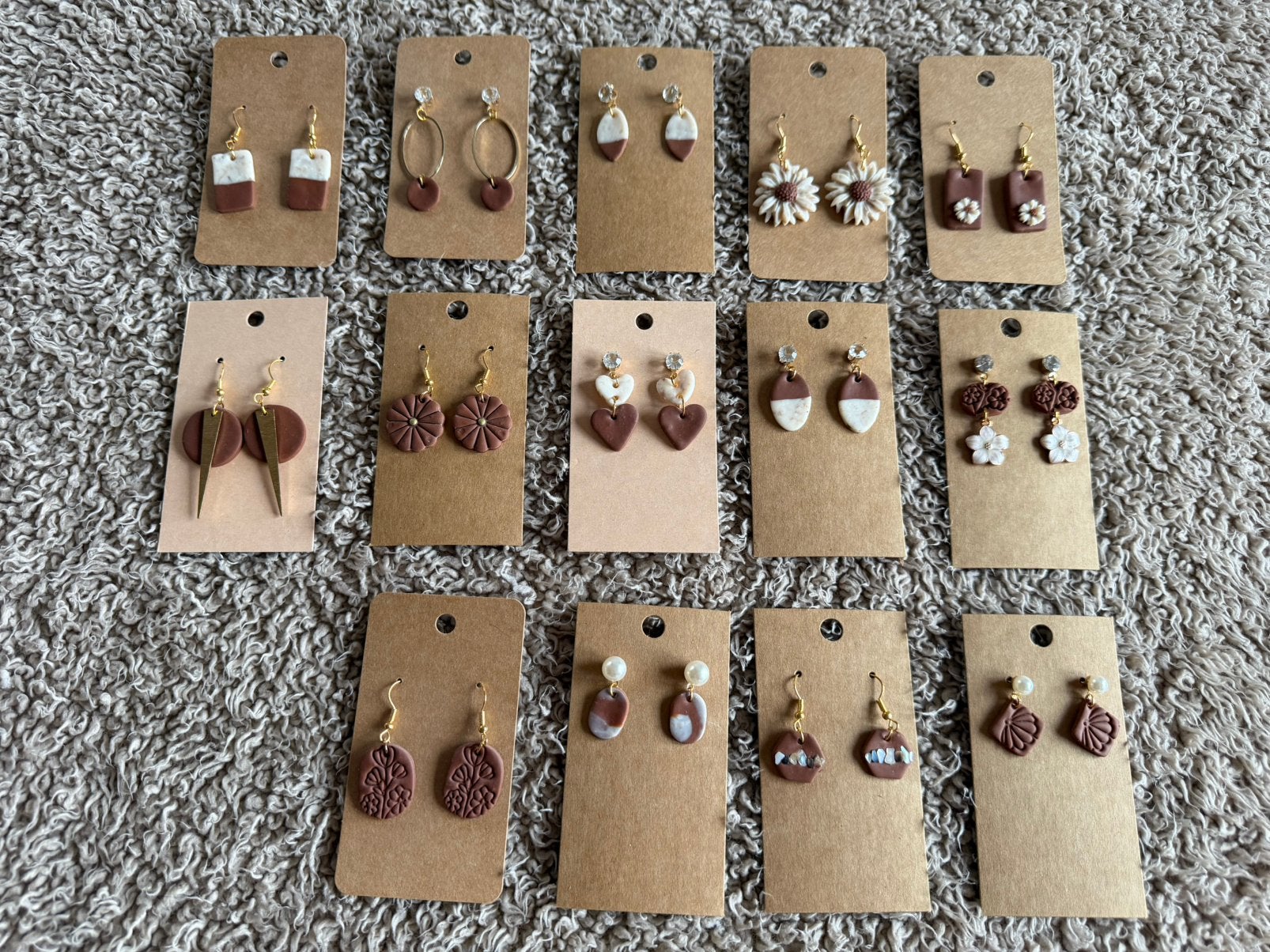 Bruine/witte oorbellen, Bijoux, Sacs & Beauté, Boucles d'oreilles, Enlèvement ou Envoi, Comme neuf, Blanc