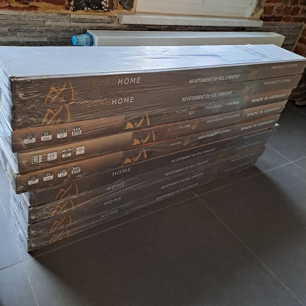 Parquet stratifié 20 m², Huis en Inrichting, Bruin, Nieuw, Loft, 10 tot 25 m²