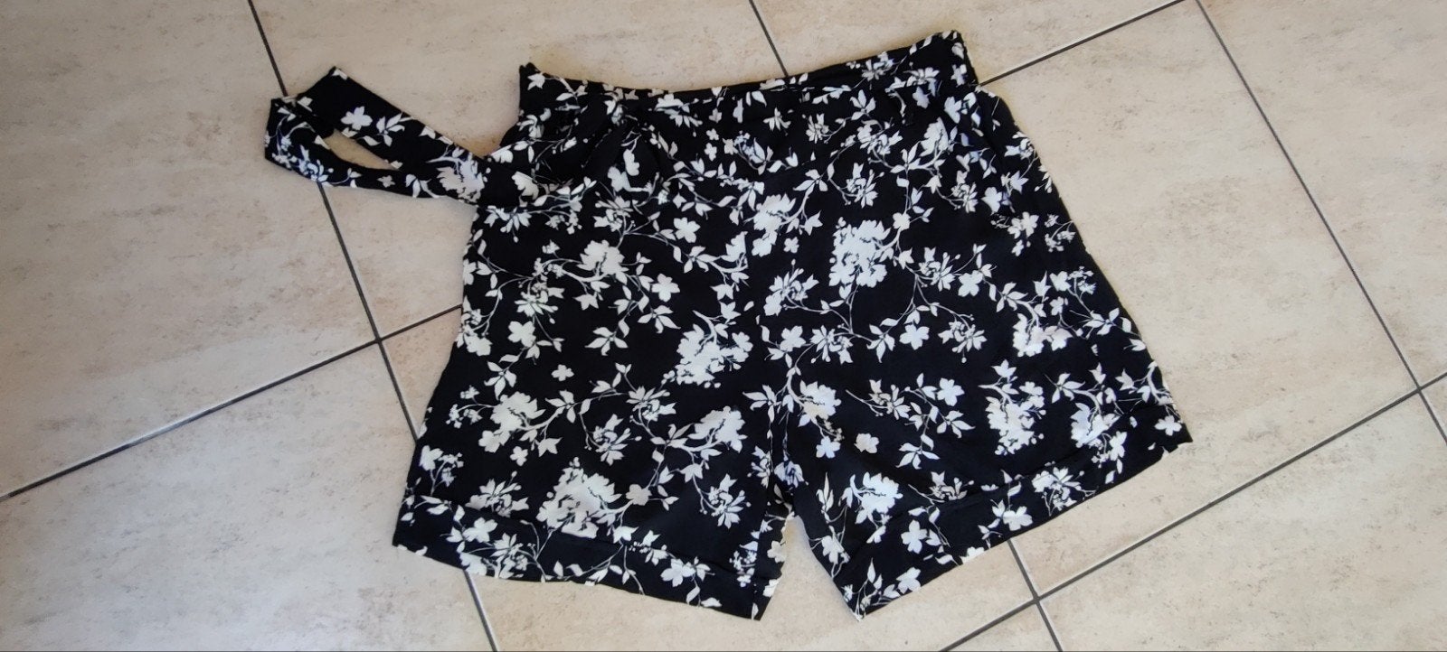 Short grote maat, Kleding | Dames, Grote Maten, Zwart, Ophalen of Verzenden, Zo goed als nieuw, Yessica c&a