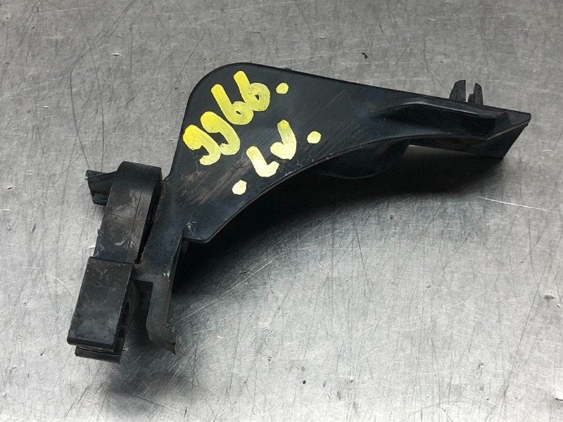 BUMPERSTEUN LINKS VOOR Toyota Yaris (P1) (01-1999/11-2005), Gebruikt, Toyota
