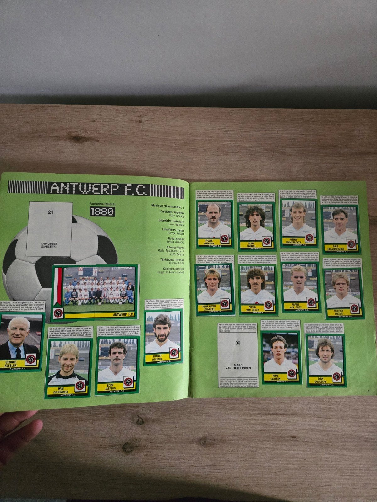 Album Panini Football 89 België 1988-1989 394/446 afbeelding, Ophalen of Verzenden, Gebruikt, Meerdere stickers