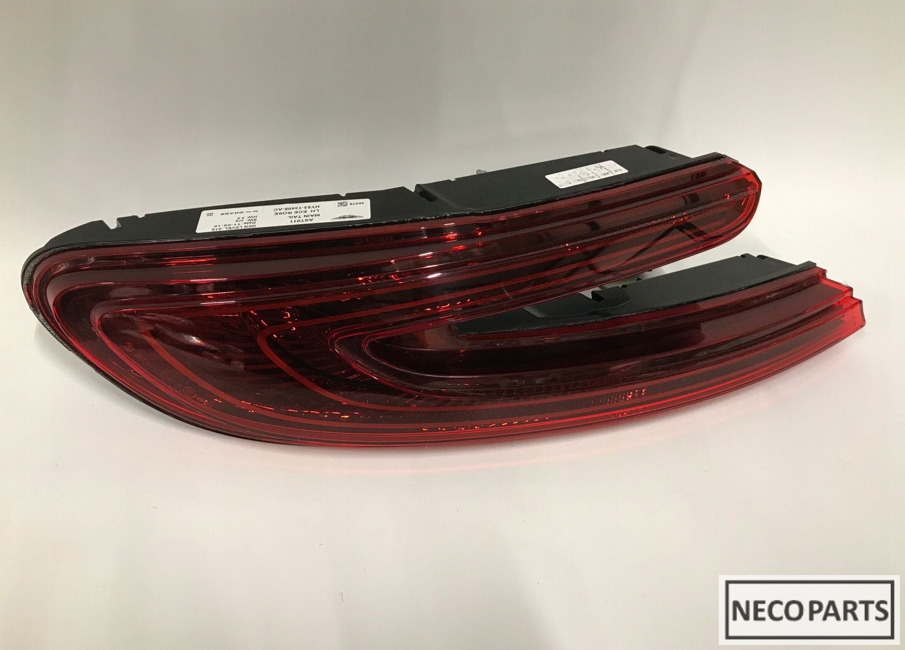 ASTON MARTIN DB11 LED ACHTERLICHT ORIGINEEL ALLES LEVERBAAR!, Gebruikt, -, Overige automerken, -