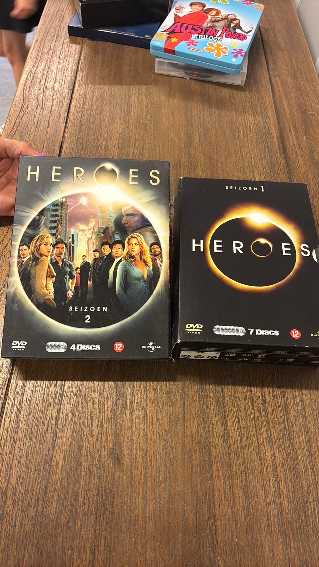 Heroes seizoen 1 en 2, Enlèvement, Comme neuf