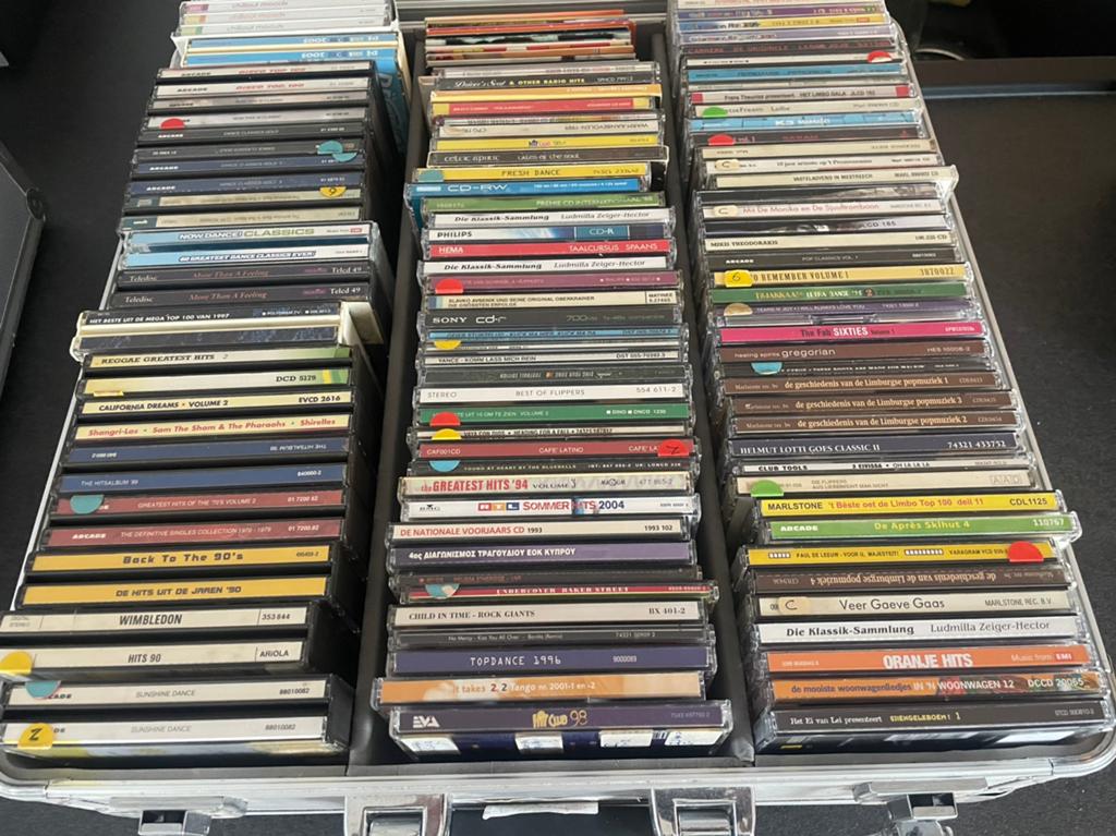 CD koffer met totaal 124 cd’s, Ophalen, Gebruikt, Pop