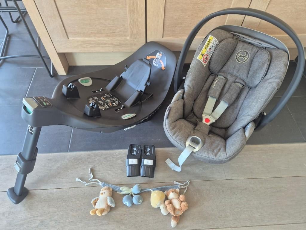 Cybex Cloud Z I-Size stoel + Base & accesoires, Verstelbare rugleuning, Zo goed als nieuw, Isofix, 0 t/m 13 kg