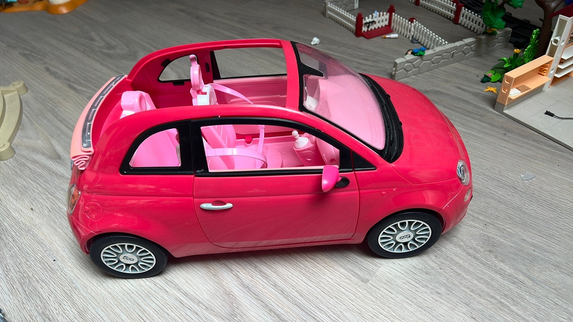 Fiat 500 Barbie auto, Kinderen en Baby's, Ophalen, Zo goed als nieuw