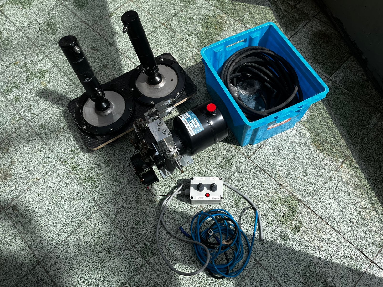 Hydraulische set en steunen, Caravans en Kamperen, Mobilhome-accessoires, Gebruikt, Ophalen