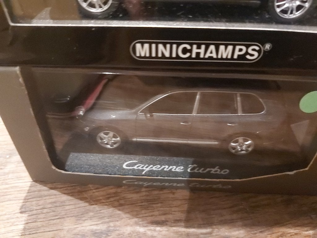 Minichamps Porsche Cayenne Turbo 2006 1/43, Enlèvement ou Envoi, Neuf, Voiture, MiniChamps