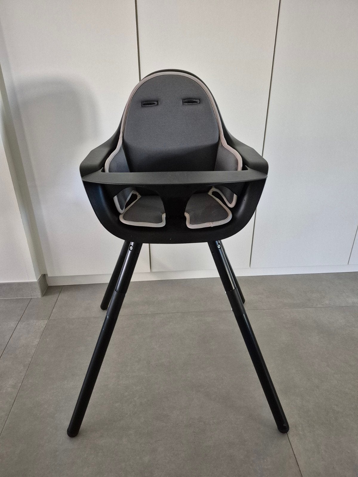 Childhome Evolu 2 Kinderstoel, Kinderen en Baby's, Kinderstoelen, Ophalen, Zo goed als nieuw, Meegroeistoel, Afneembaar eetblad