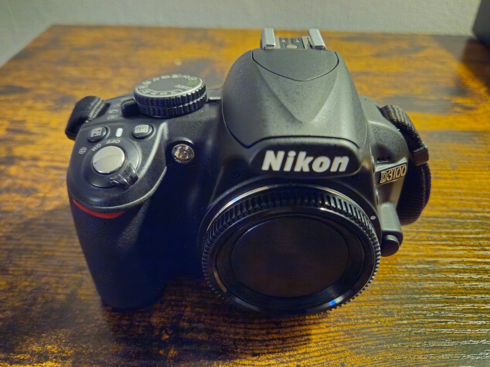 Boitier Nikon D3100 - Complet et en bon état, TV, Hi-fi & Vidéo, Appareils photo numériques, Envoi, Comme neuf, Chargeur, Nikon