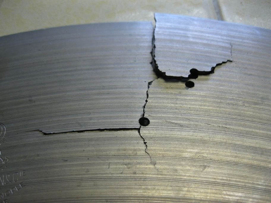 looking for broken cymbals, Muziek en Instrumenten, Drumstellen en Slagwerk, Ophalen