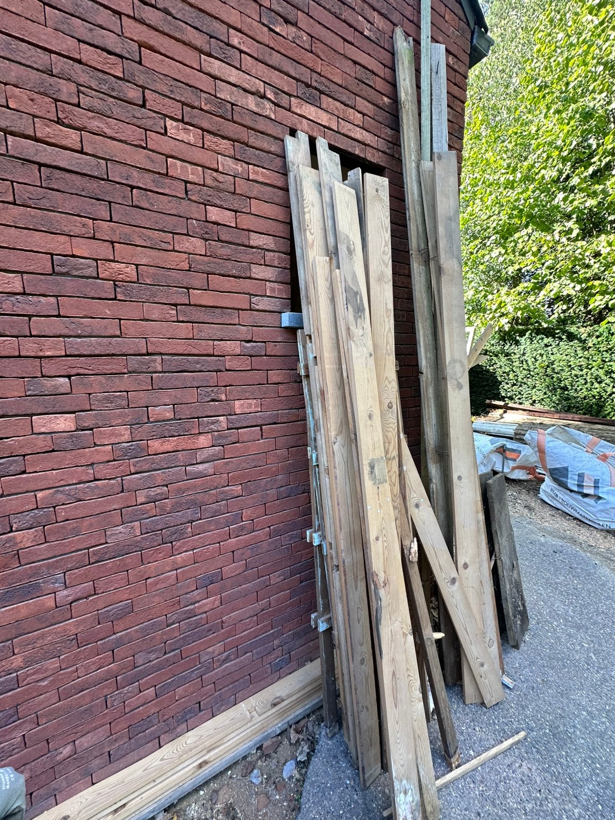 Hout / Balken / Planken / Stookhout gratis, Enlèvement, Utilisé, Poutres
