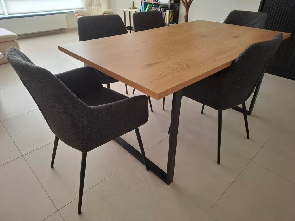 Eettafel Jysk met 5 stoelen in perfecte staat., Ophalen of Verzenden