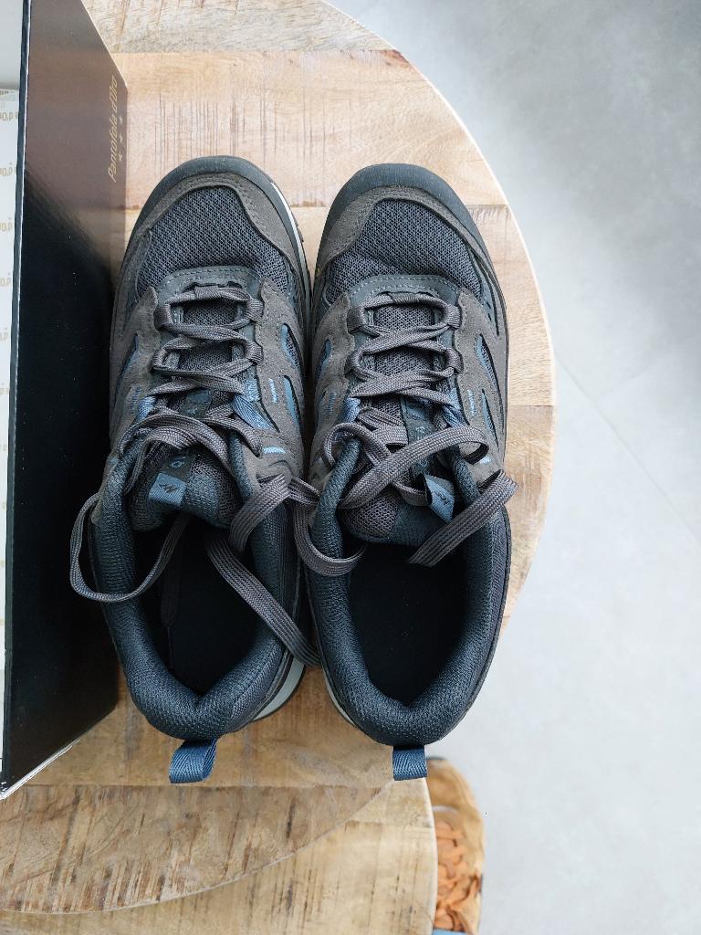 wandelschoenen QUECHA maat 39, Zwart, Wandelschoenen, Zo goed als nieuw, Ophalen