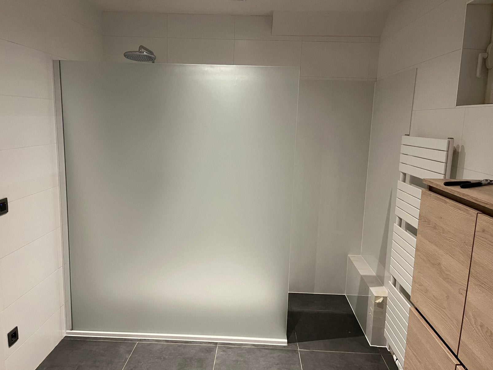 WAND SATIJN GLAS VOOR INLOOPDOUCHE KUBI, Ophalen, Nieuw, Glas, Douche