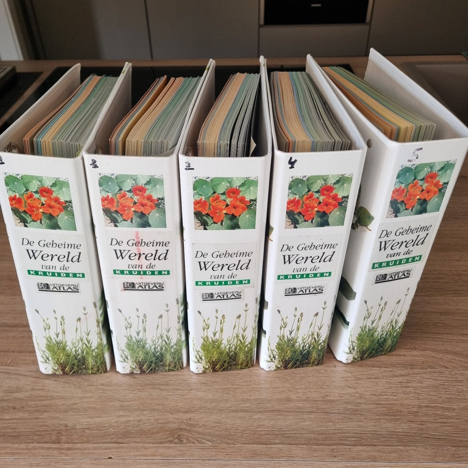 Kruiden en tuingids , volledig exemplaar, Tuin en Terras, Bloembollen en Zaden, Ophalen