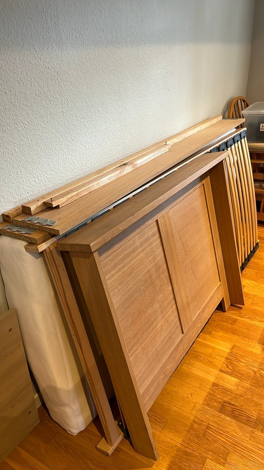 Landelijk eenpersoons bed met matras - gratis mee nemen, Huis en Inrichting, Ophalen, Eenpersoons, Bruin, Landelijk