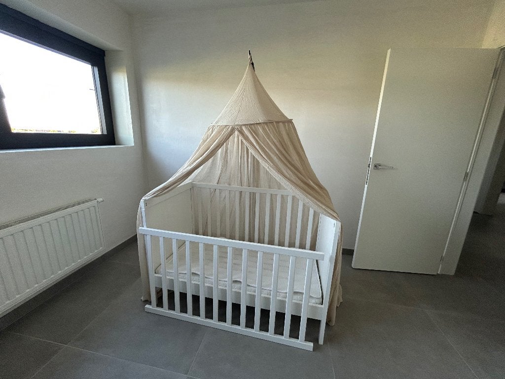Babybed / peuterbed + toebehoren hemelbed,.., Kinderen en Baby's, Ophalen, Matras