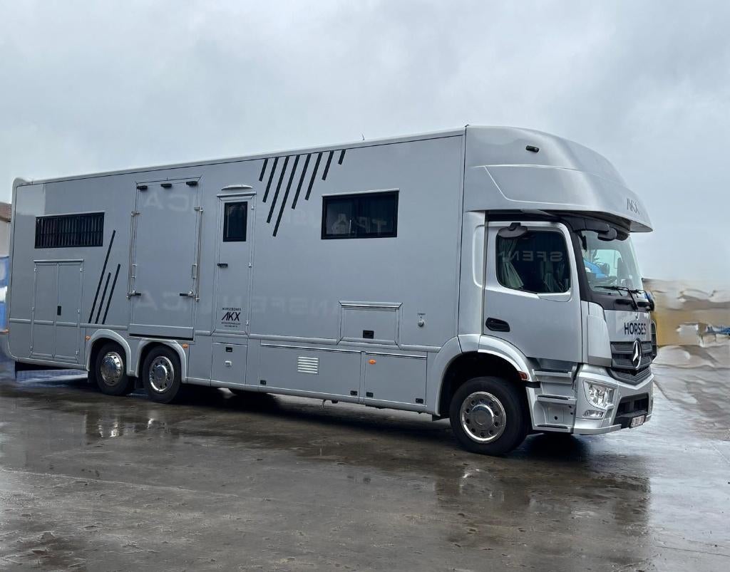 Mercedes Actros paardenvrachtwagen, Dieren en Toebehoren, Ophalen, Zo goed als nieuw, Aluminium, Overige typen