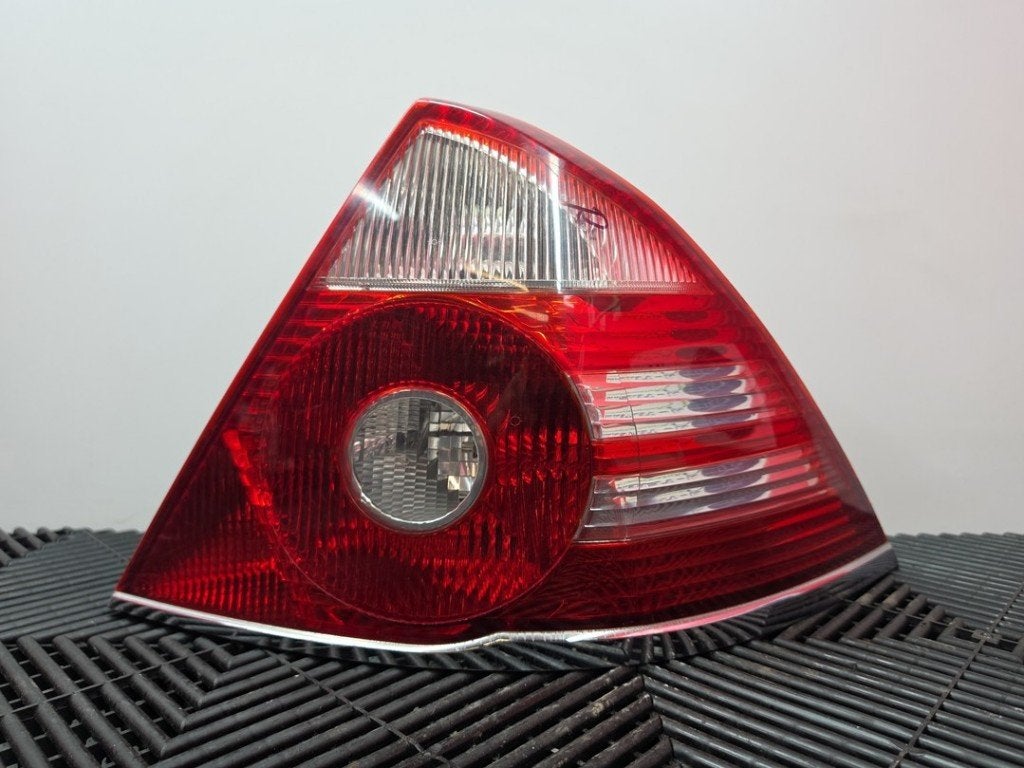 ACHTERLICHT RECHTS Ford Mondeo III (|1464086|6S7113A602EB|), Gebruikt, Henry-Ford-Straße  1
50735  Köln, DE, Ford-Werke GmbH, Kunden@ford.com