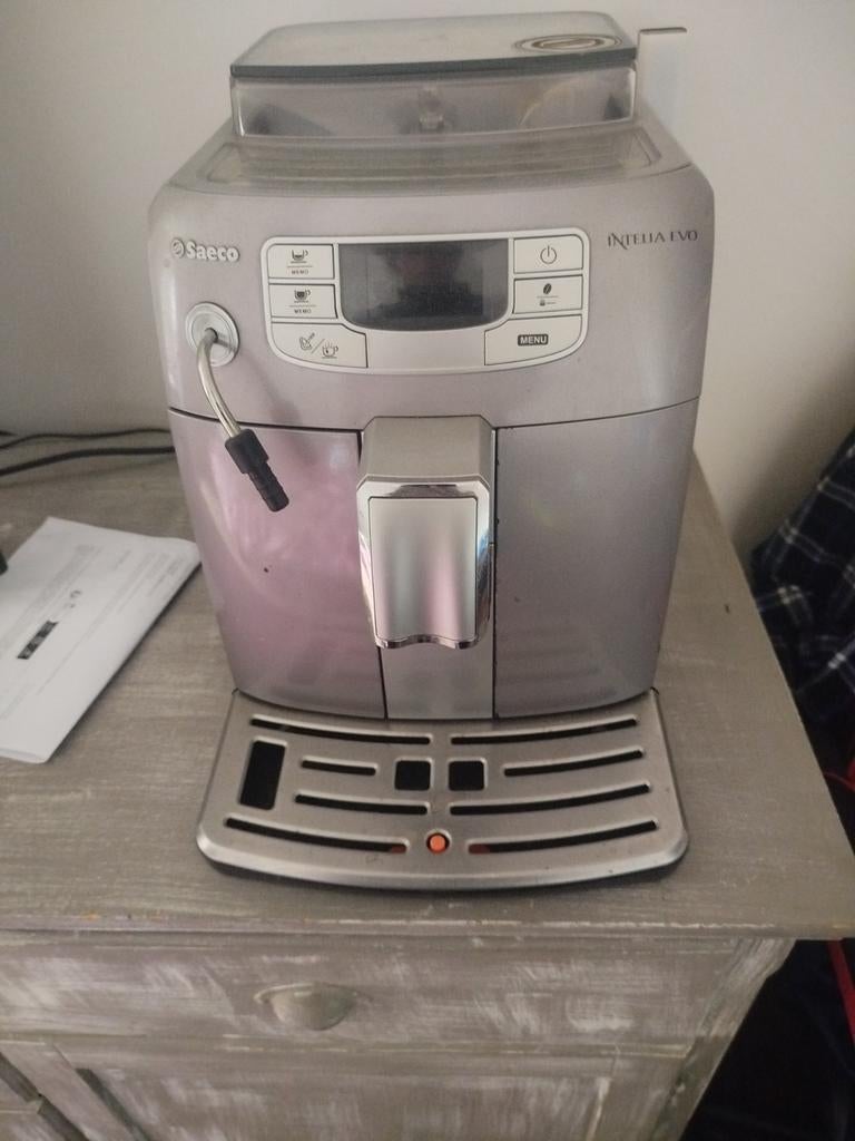 Saeco koffie machine, Réservoir d'eau amovible, Café en grains, Utilisé, 4 à 10 tasses
