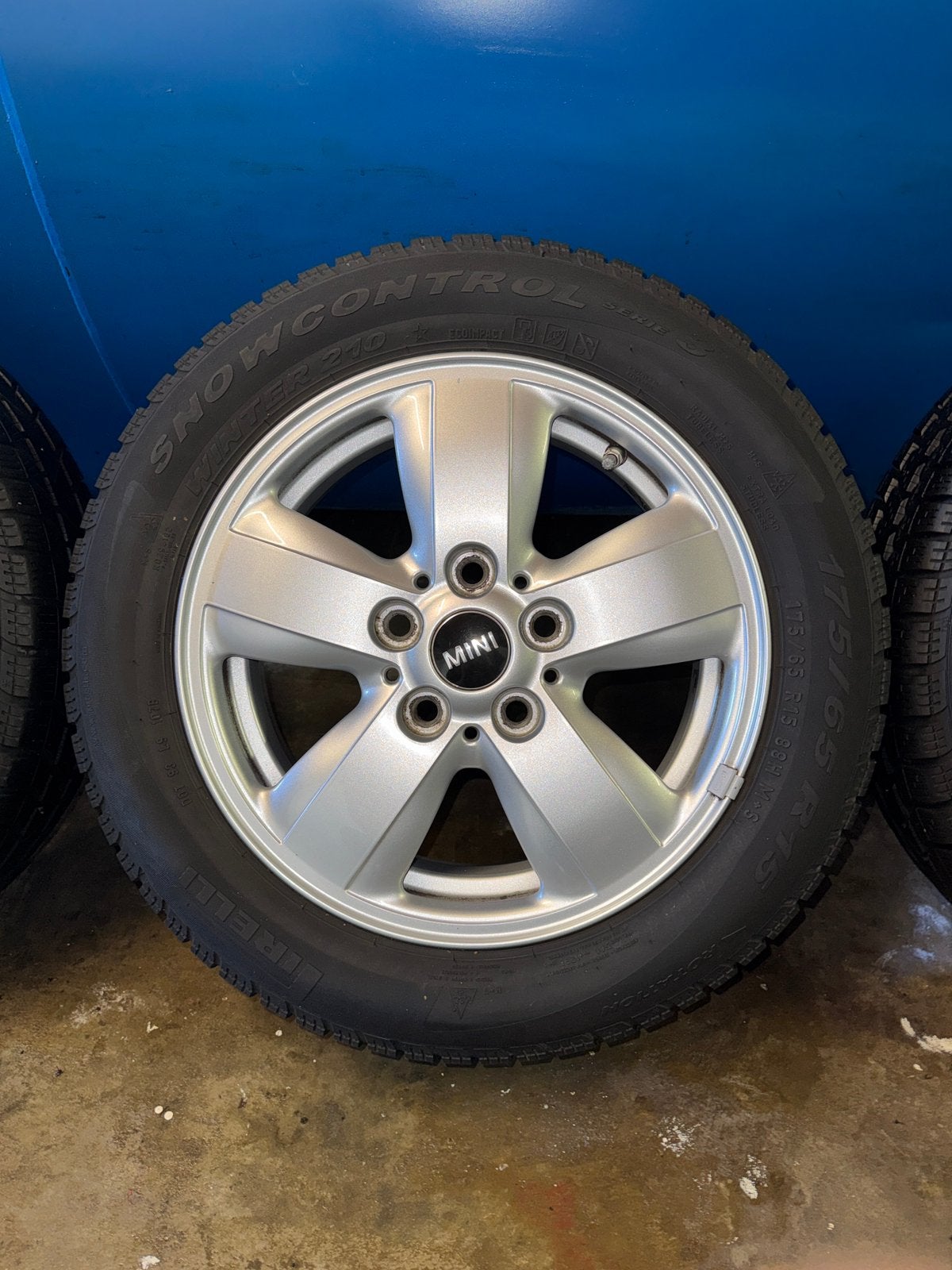 15” Mini Cooper velgen met heel goede banden 5x112, Auto-onderdelen, Ophalen, Gebruikt, 15 inch, 175 mm